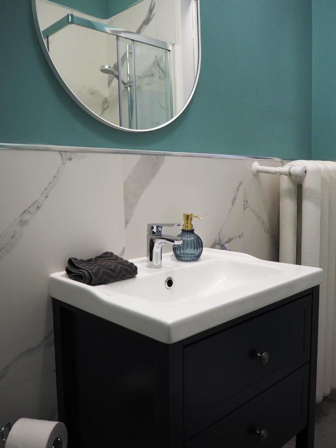 Wawelove Kossak Apt 1 Min To Royal Wawel Castle! Free Parking Appartement Krakau Buitenkant foto