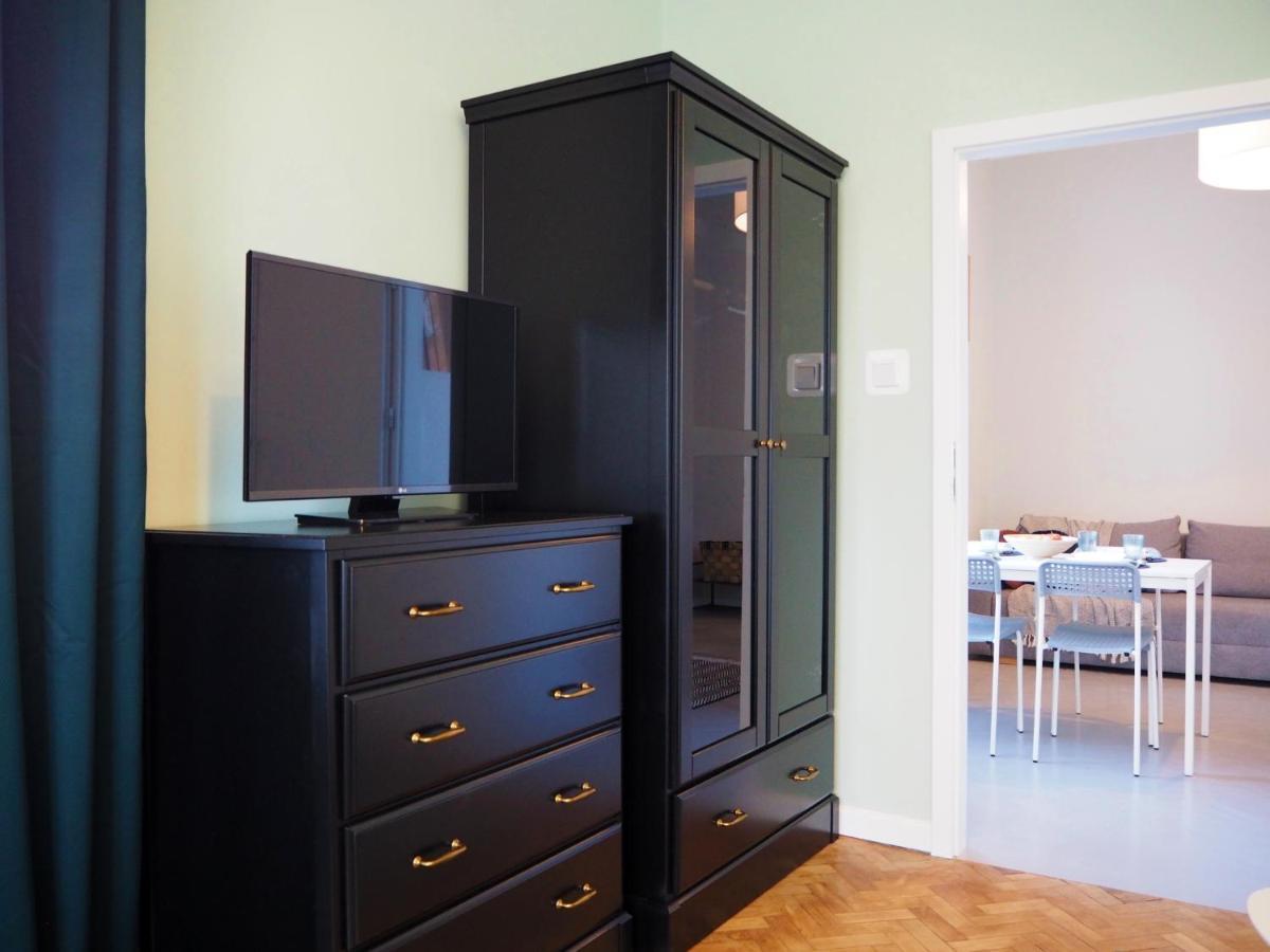 Wawelove Kossak Apt 1 Min To Royal Wawel Castle! Free Parking Appartement Krakau Buitenkant foto